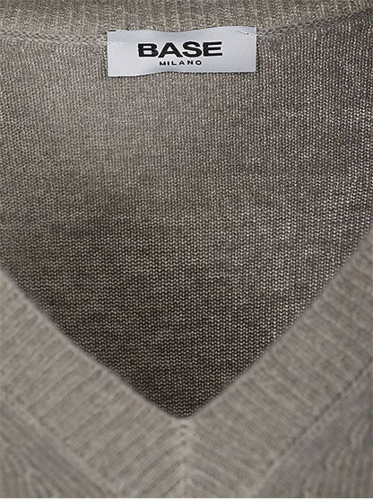 WOOL V-NECKED SWEATER