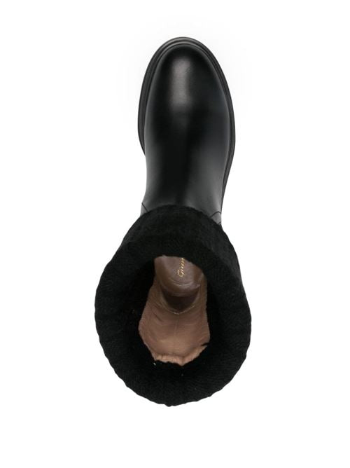LEATHER CHELSEA BOOTS