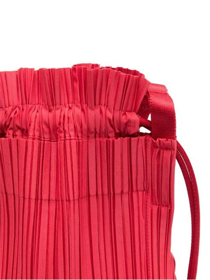 SQUARE PELATED BUCKET BAG