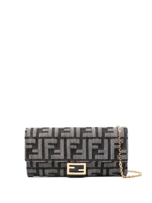 BAGUETTE WALLET ON CHAIN