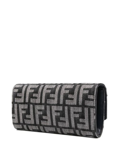 BAGUETTE WALLET ON CHAIN
