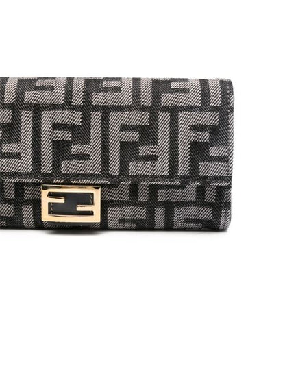 BAGUETTE WALLET ON CHAIN