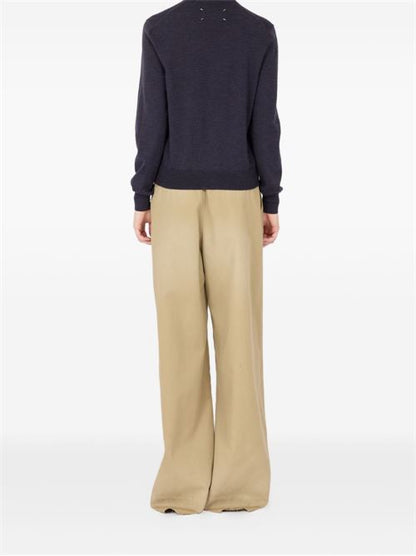 WOOL V-NECKED CARDIGAN