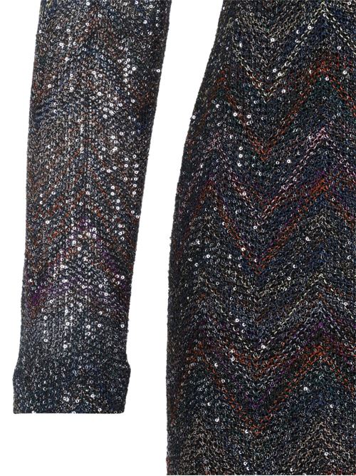 V-NECKED SHORT DRESS