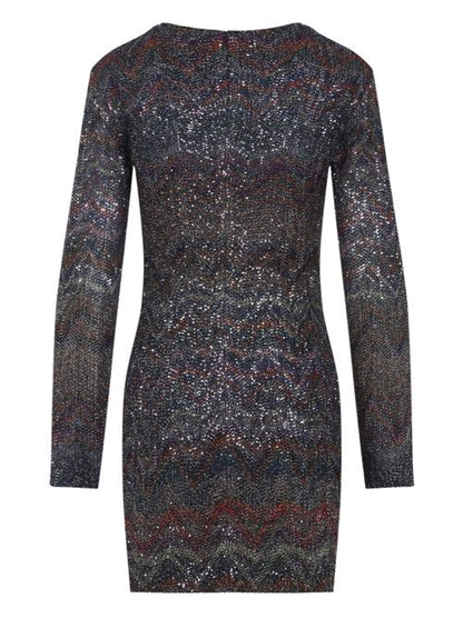 V-NECKED SHORT DRESS