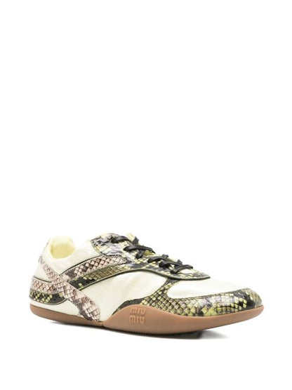 GYMNASIUM SNEAKERS