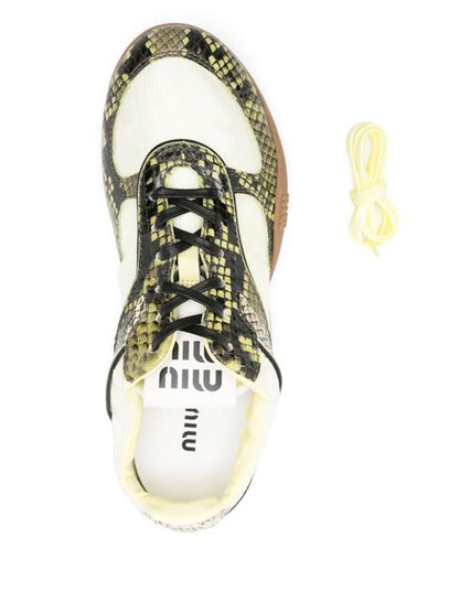 GYMNASIUM SNEAKERS