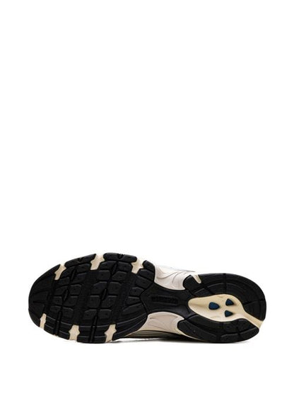 530 SNEAKERS