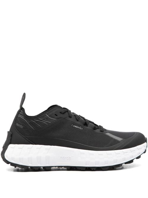 001 SNEAKERS