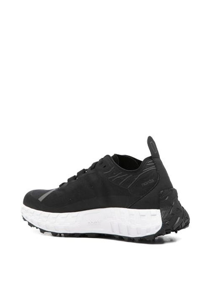 001 SNEAKERS