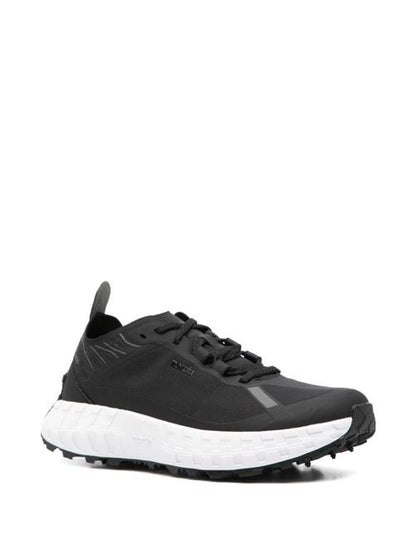 001 SNEAKERS