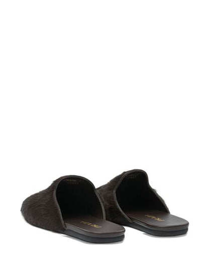 LEATHER SLIPPERS