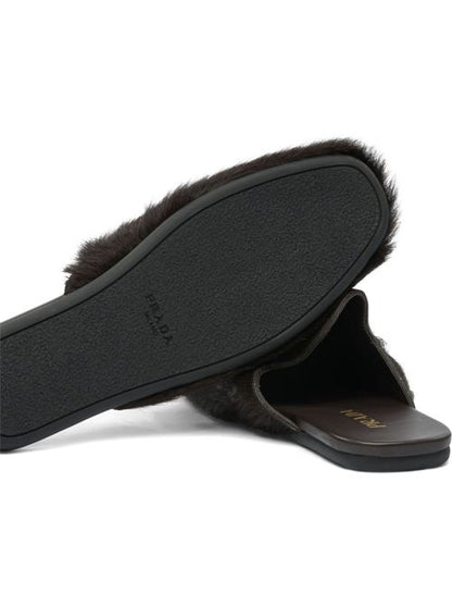 LEATHER SLIPPERS