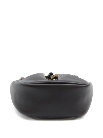 SUPPLE LEATHER BUCKET BAG