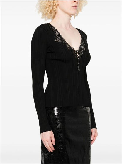 V-NECKED SWEATER
