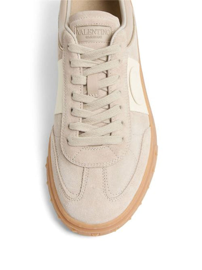 UPVILLAGE LEATHER SNEAKERS