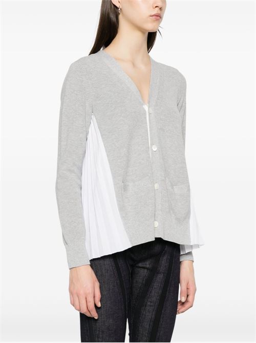 V-NECKED CARDIGAN