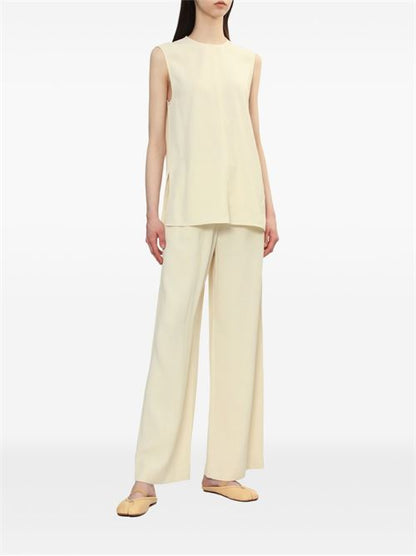 SLEEVELESS TOP