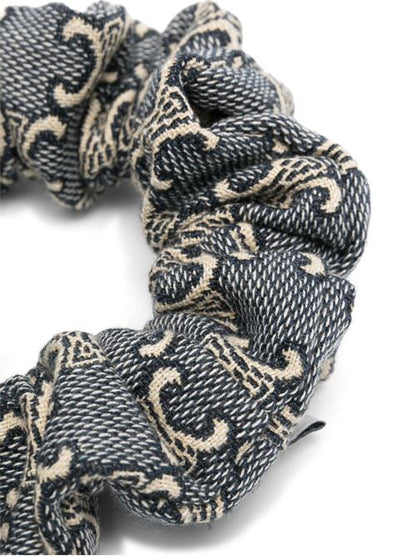 TRIOMPHE JACQUARD SCRUNCHIE