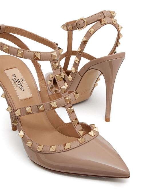 ROCKSTUD PATENT LEATHER PUMPS